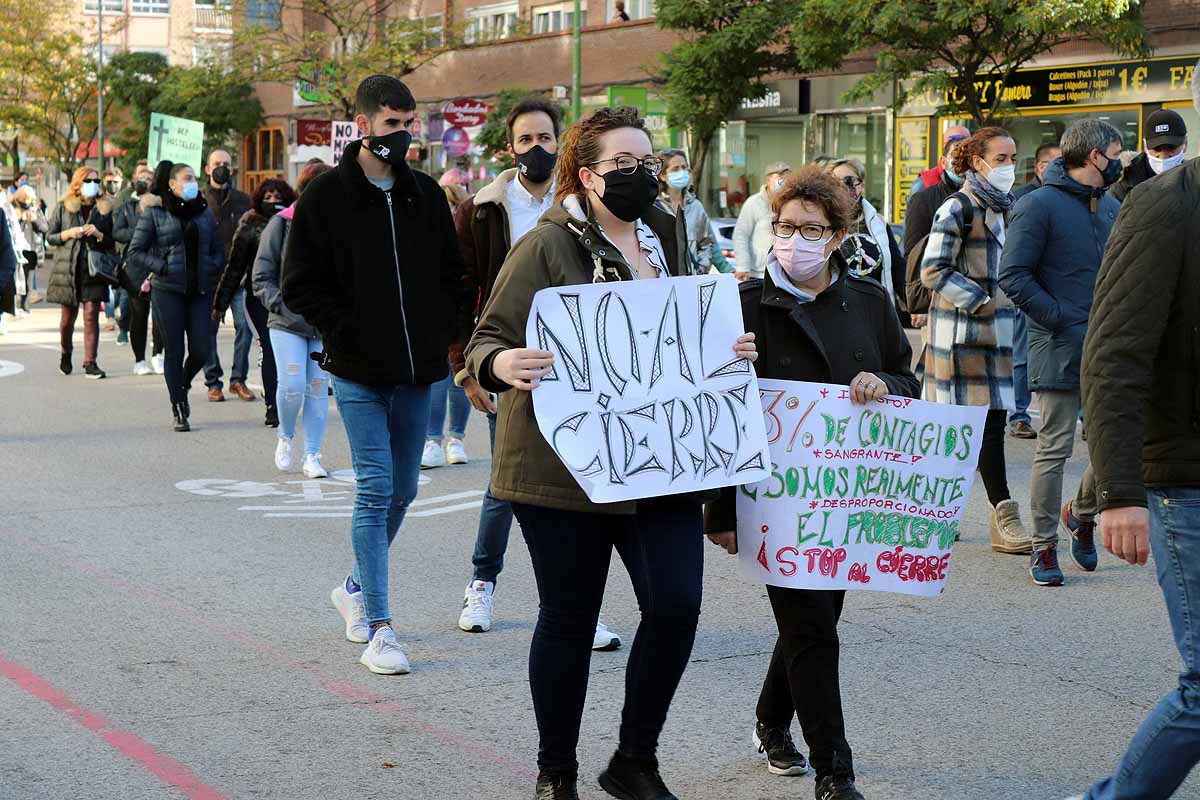 Fotos: La hostelería muestra su indignación por las calles de Burgos