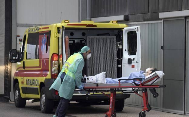 Siete fallecidos más por covid en Burgos el día que la Junta intensifica las restricciones