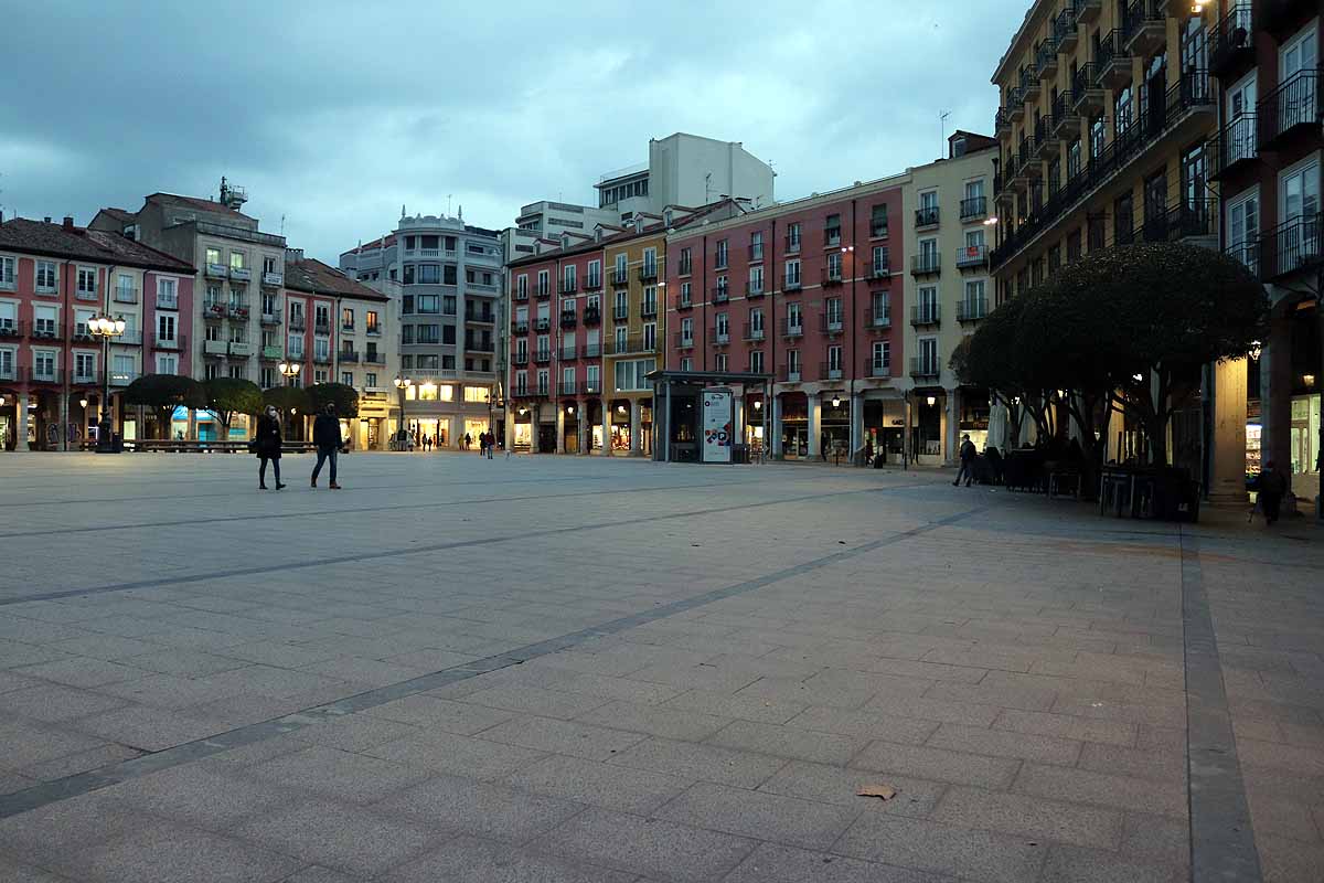 Fotos: Los burgaleses asumen las nuevas restricciones entre la comprensión y el desconcierto