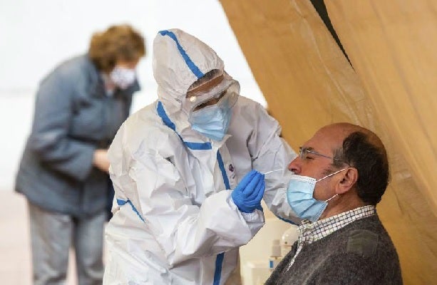 Imagen de un cribado masivo para detectar la covid-19 realizado en la provincia de Burgos.