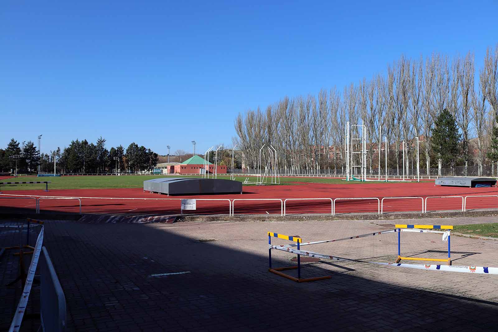 El Ayuntamiento clausura sus instalaciones ante el avance de la covid.