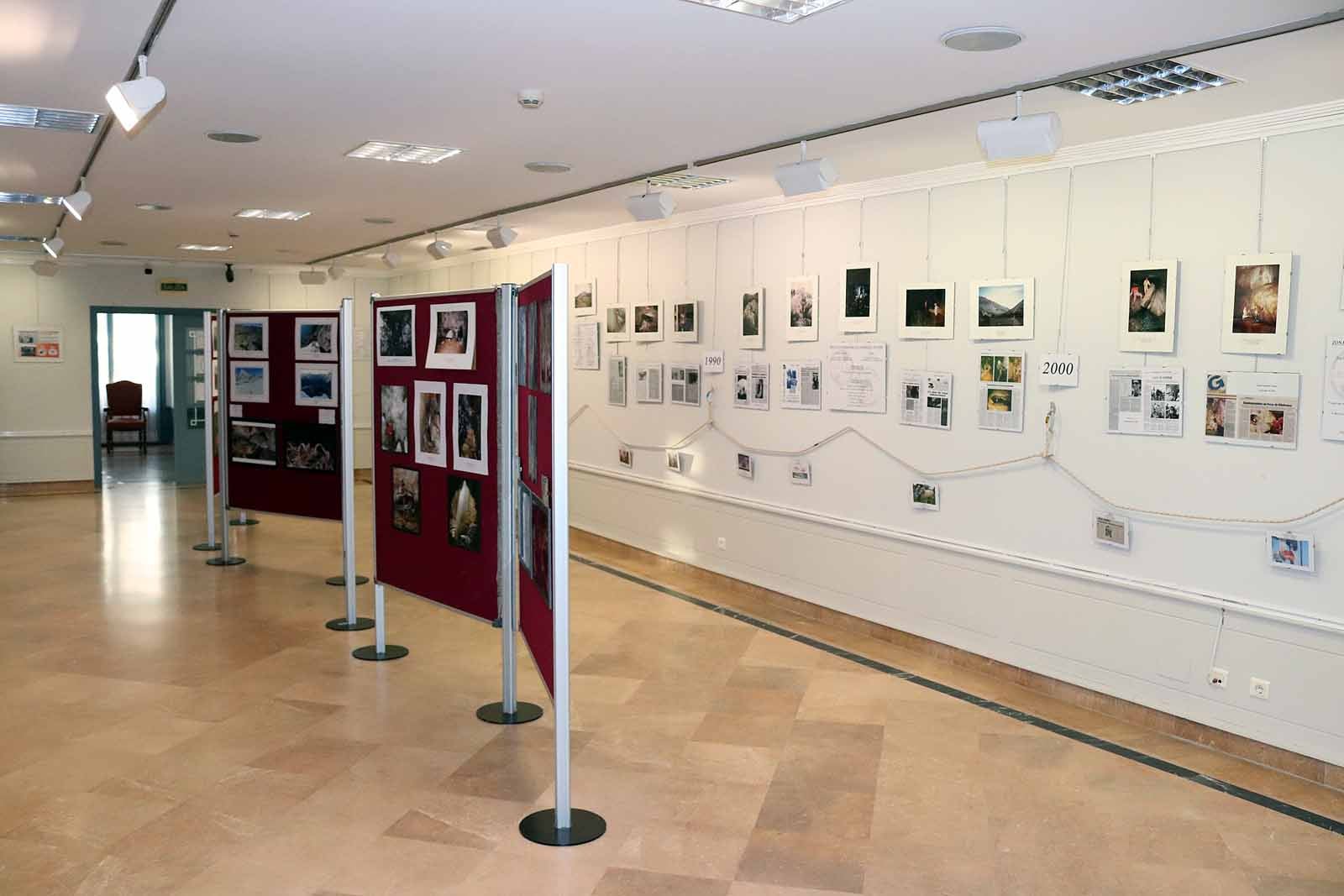 El Ayuntamiento clausura sus instalaciones ante el avance de la covid.