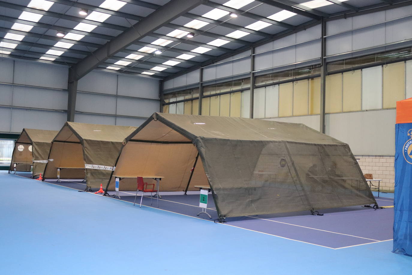 Fotos: Las pistas de tenis de El Plantío acogen las carpas del cribado en Burgos