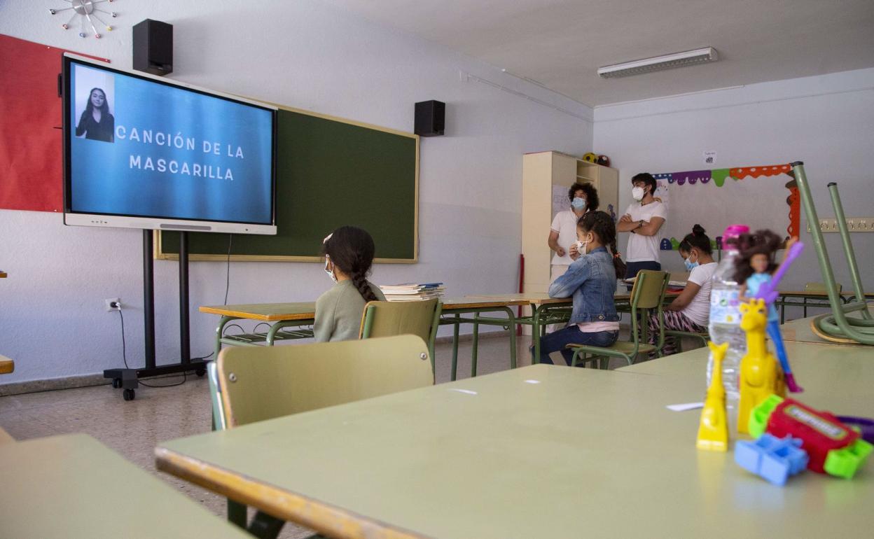 Continúa el cierre de aulas. 