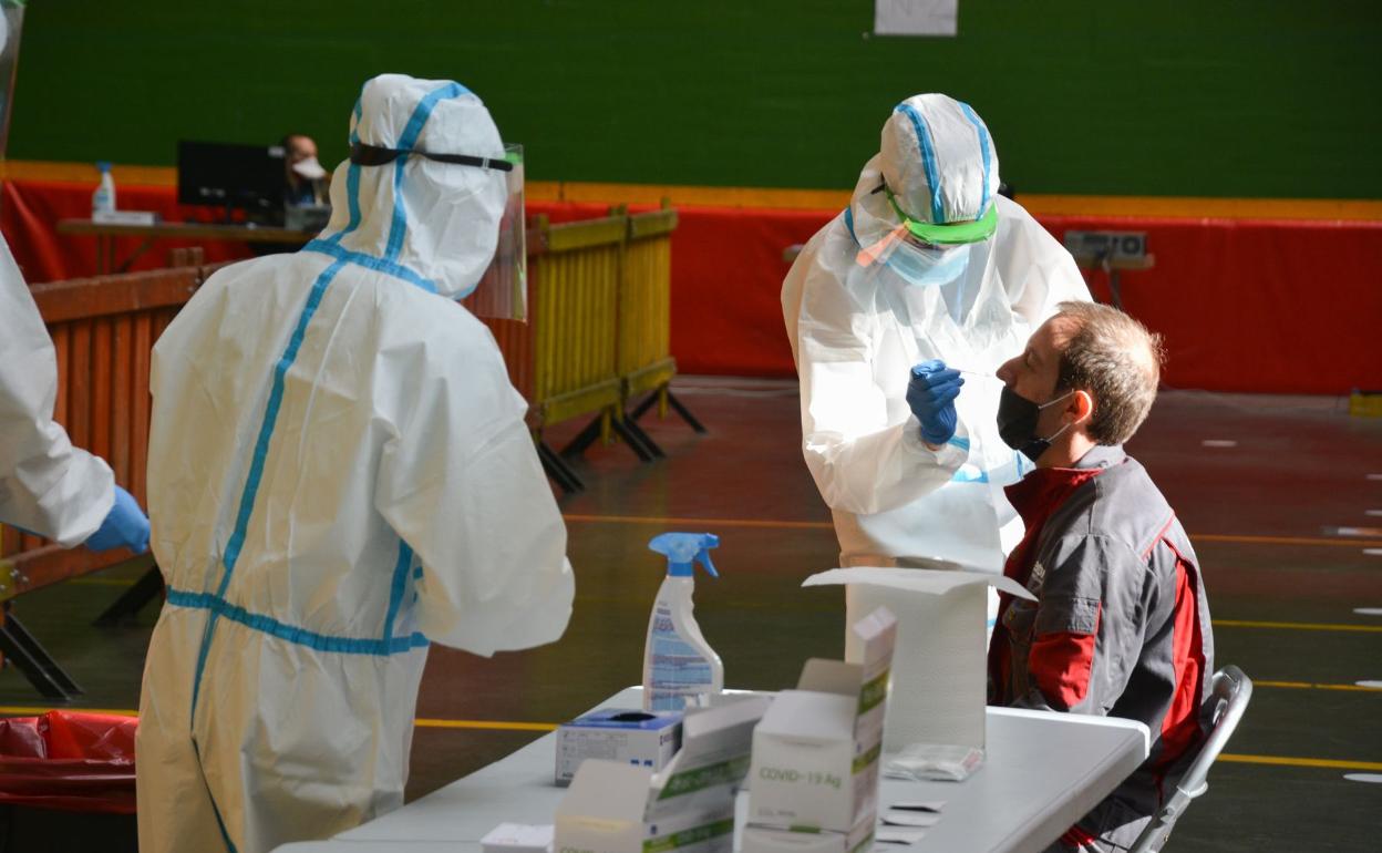 Durante toda la mañana, los estudiantes de enfermería han ido realizando test. 