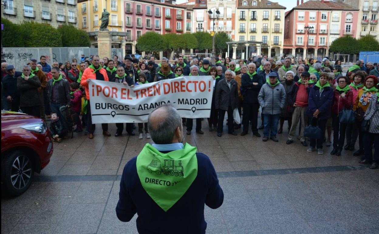 Una de las protestas de la plataforma Por el Tren Directo en Burgos. 