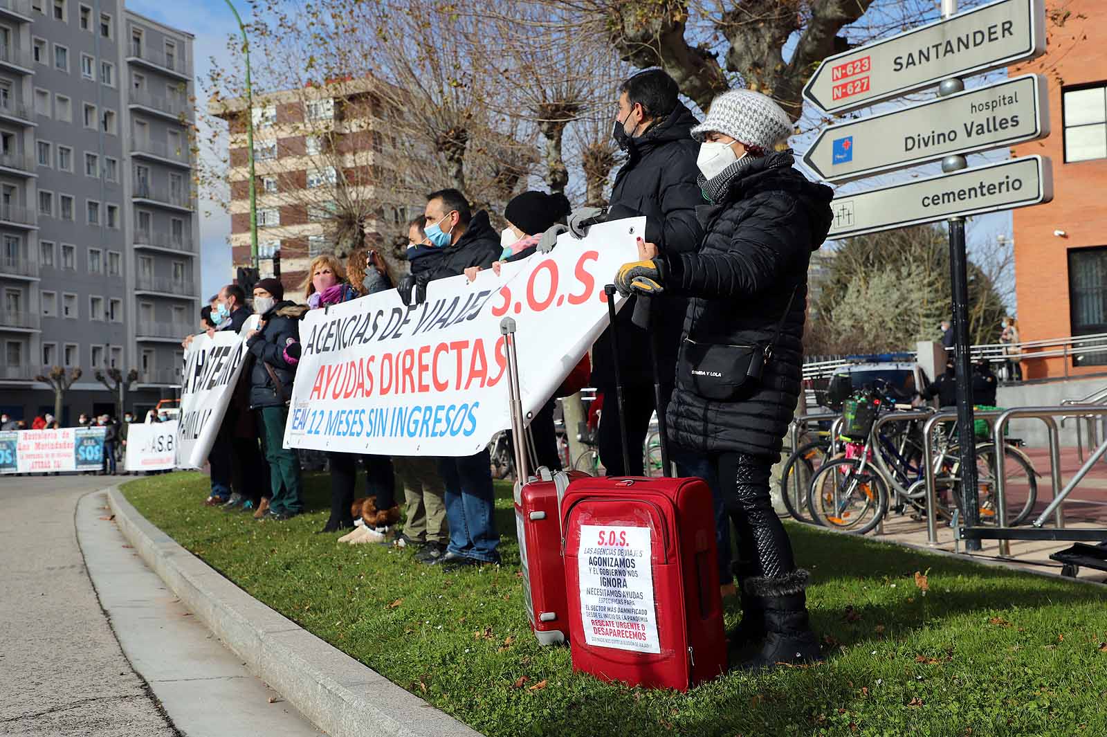 Fotos: Un millar de hosteleros sale a la calle para reclamar la apertura de sus locales