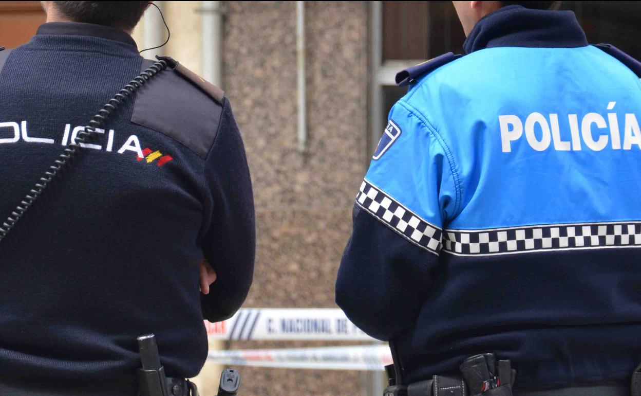 La Policía Nacional y la Policía Local de Burgos participaron en la detención. 