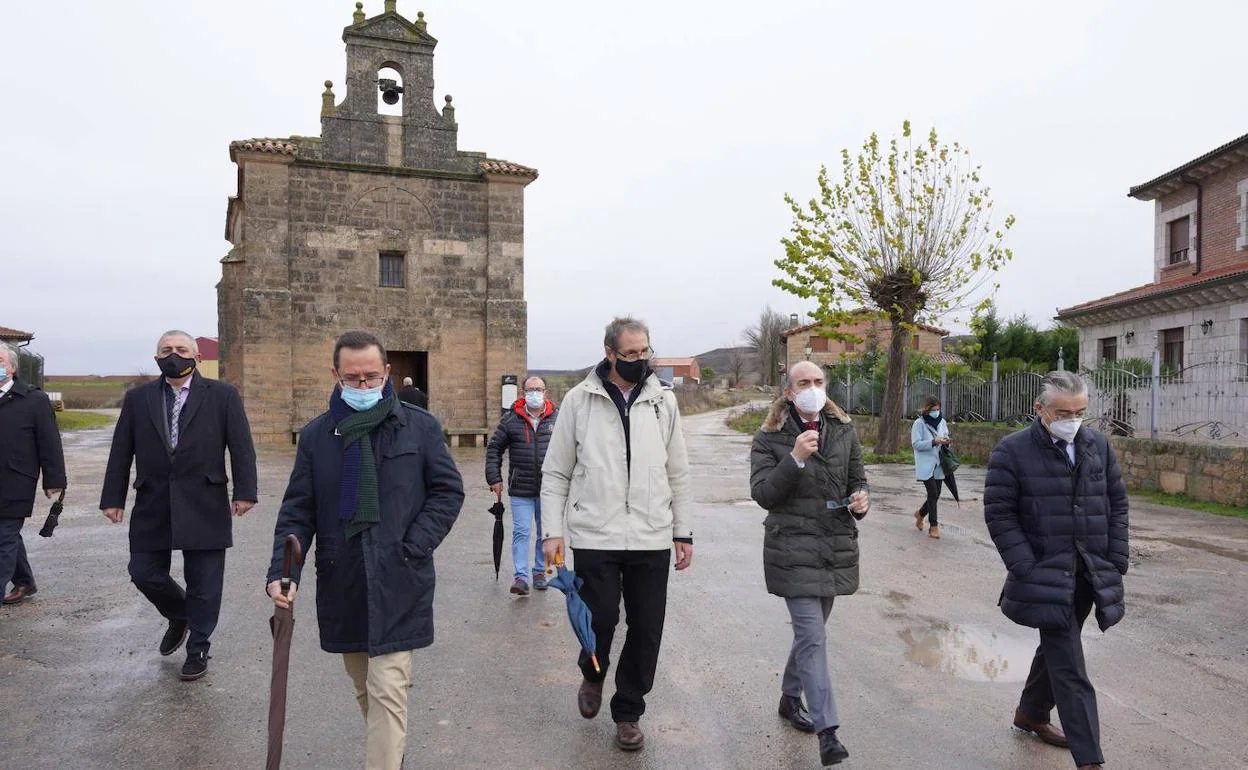 Visita institucional a Sasamón con motivo de la declaración del pueblo como Conjunto Histórico. 