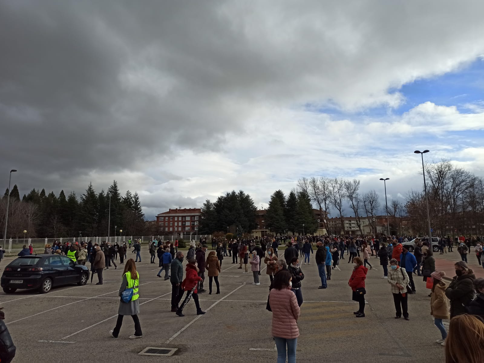 Fotos: Manifestación en Villarcayo en defensa del centro de especialidades