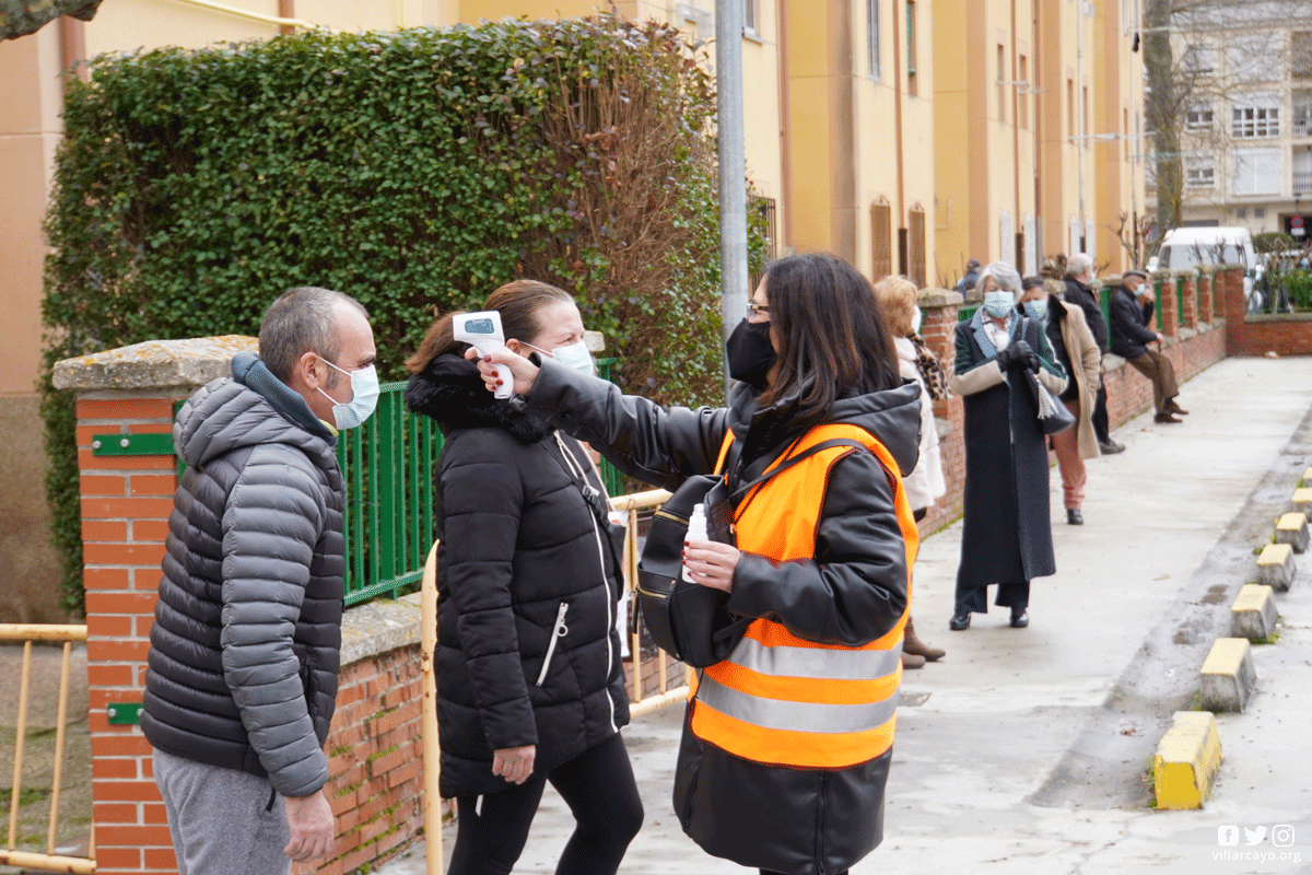 Fotos: Manifestación en Villarcayo en defensa del centro de especialidades