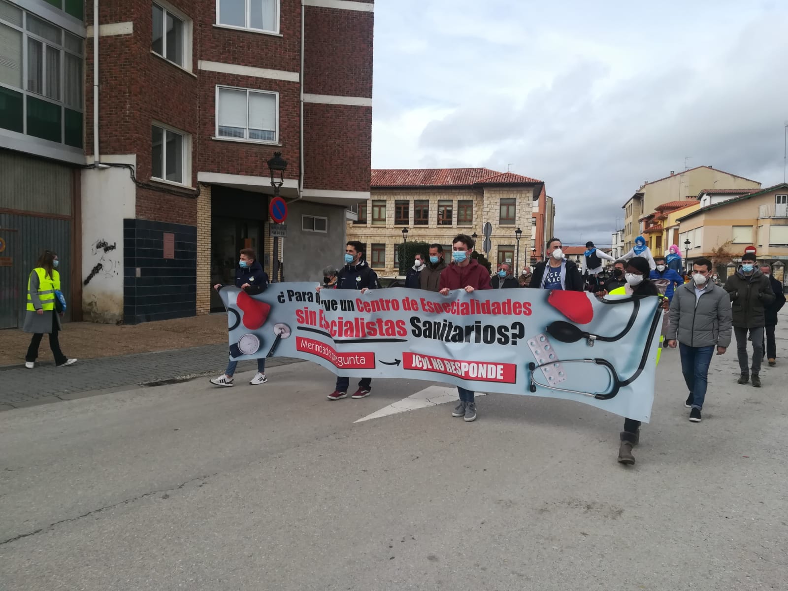 Fotos: Manifestación en Villarcayo en defensa del centro de especialidades