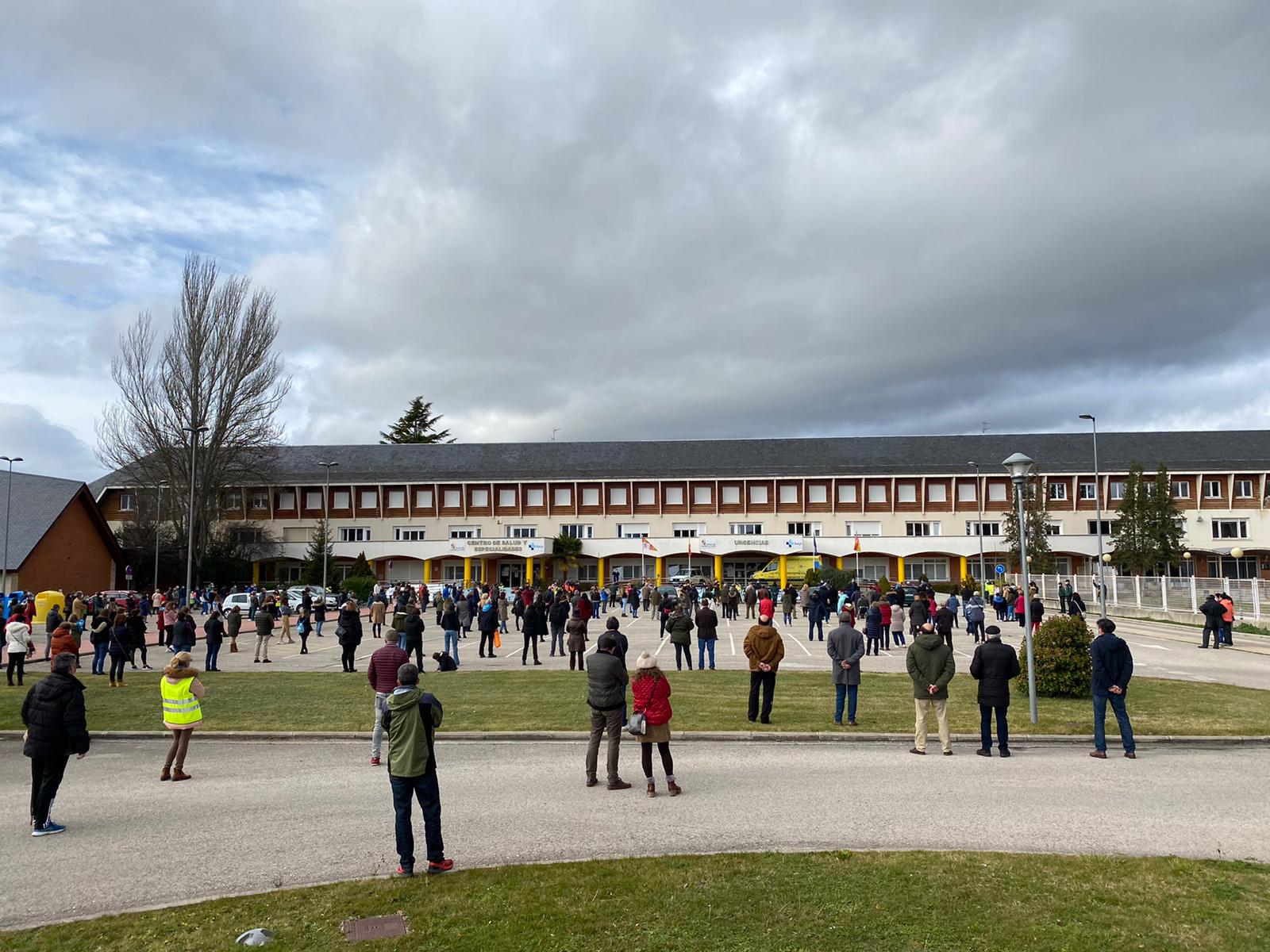 Fotos: Manifestación en Villarcayo en defensa del centro de especialidades