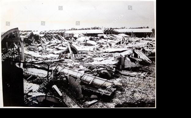 Una gran parte de la fábrica estaba destruida por los bombardeos