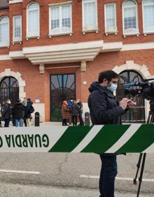 Imagen secundaria 2 - Las vacunas, a su llegada a Palencia, y espera en Cevico de la Torre. 