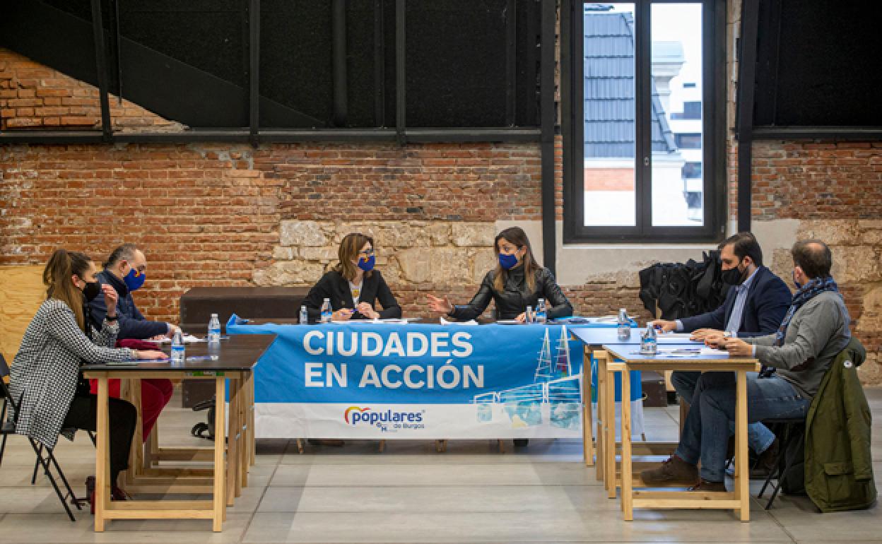 Participantes en el primer encuentro del proyecto 'Ciudades en acción'. 