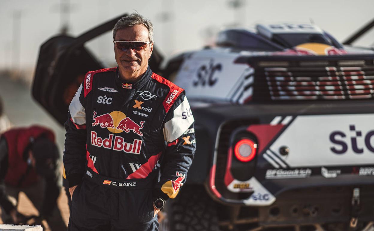 Carlos Sainz defenderá título en el Rally Dakar 2021.