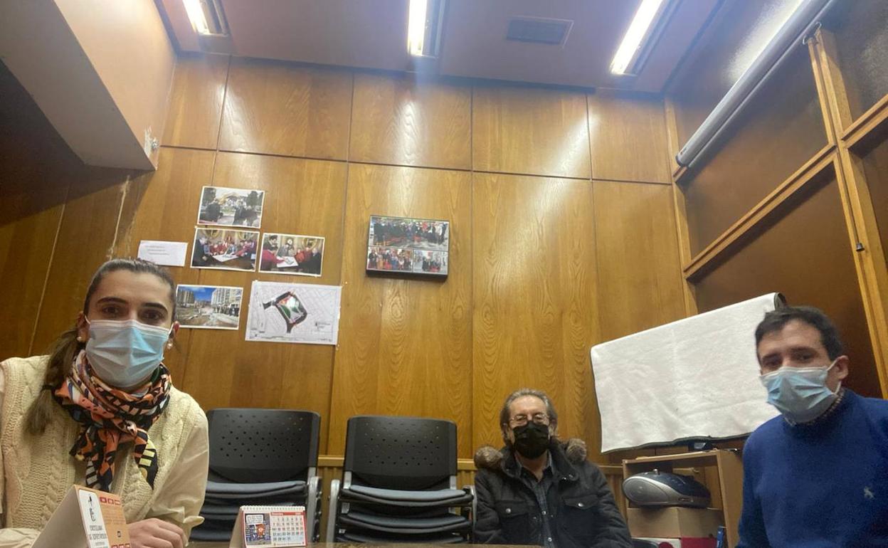 Andrea Ballesteros junto a representantes de San Bruno.