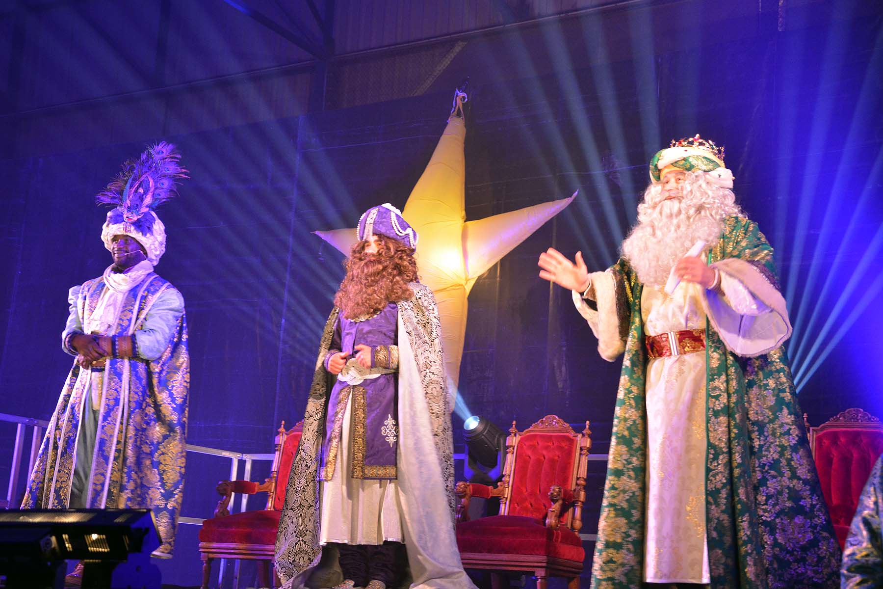 Fotos: Los Reyes Magos visitan Burgos a pesar de la pandemia