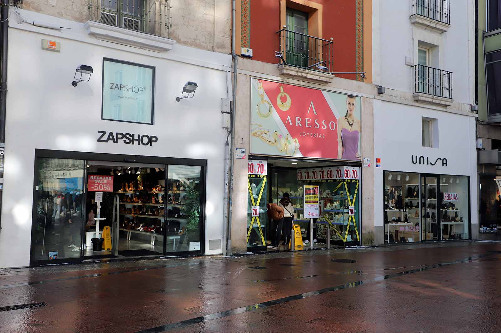 Fotos: Colas en algunos establecimientos para aprovechas las ofertas de invierno