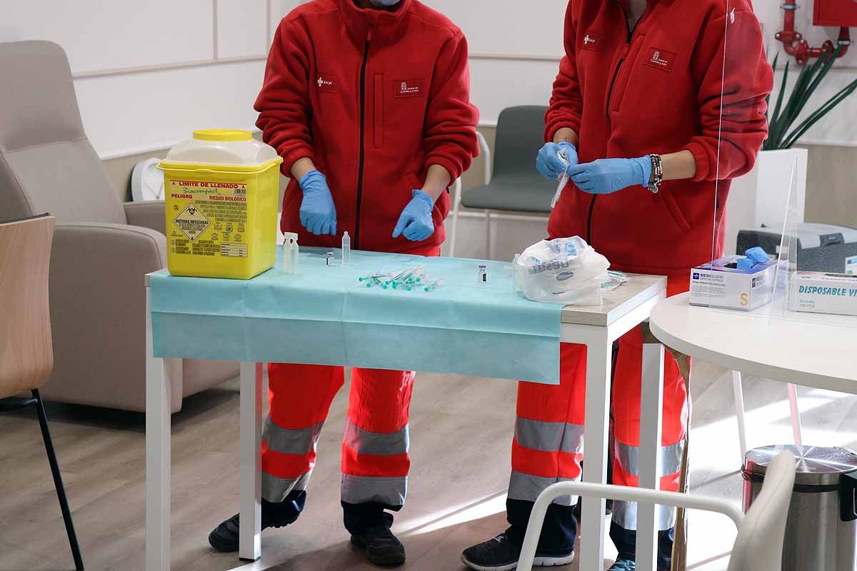 Jornada de vacunación contra la covid-19 en la residencia Clece Vitam de Burgos. 