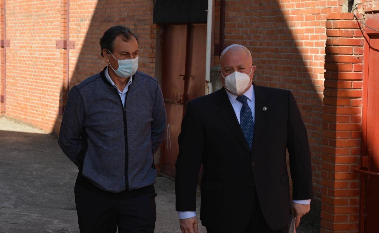 José Luis Manzanedo y Antonio Caselli, máximos responsables de ambos clubes, suscribieron el convenio de filialidad meses atrás. 