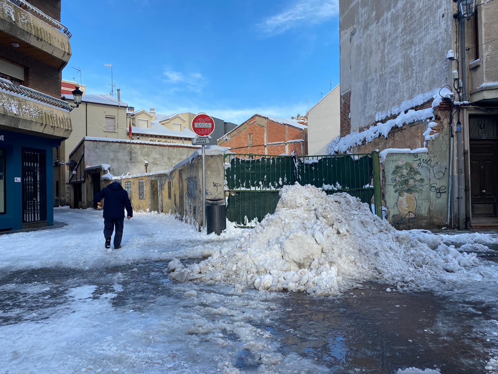 Fotos: Aranda mantiene nieve en las calles tras el paso de Filomena