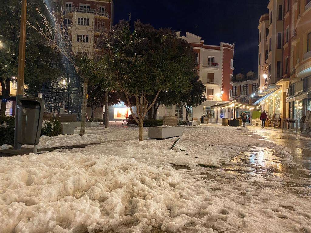 Fotos: Aranda mantiene nieve en las calles tras el paso de Filomena