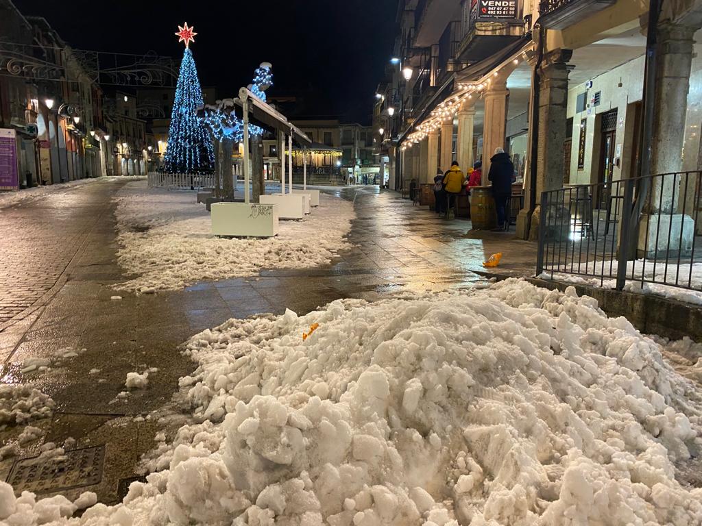 Fotos: Aranda mantiene nieve en las calles tras el paso de Filomena