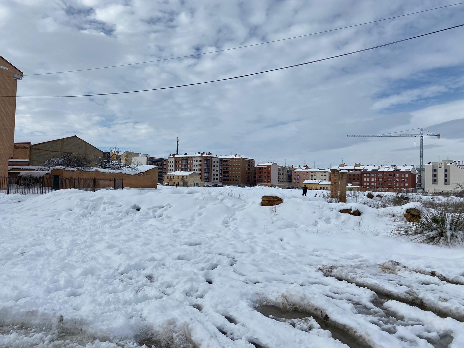 Fotos: Aranda mantiene nieve en las calles tras el paso de Filomena