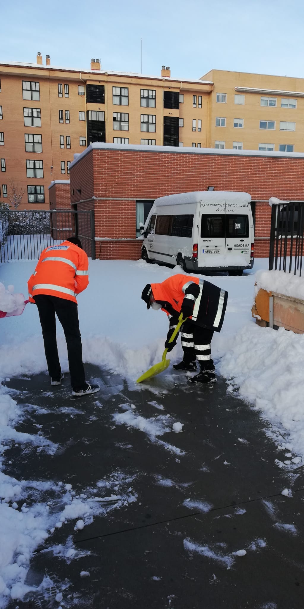 Fotos: Aranda mantiene nieve en las calles tras el paso de Filomena