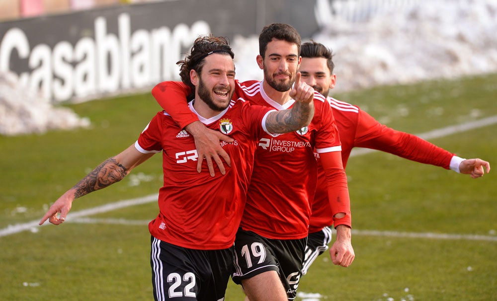 Fotos: El Burgos CF golea al Real Oviedo B