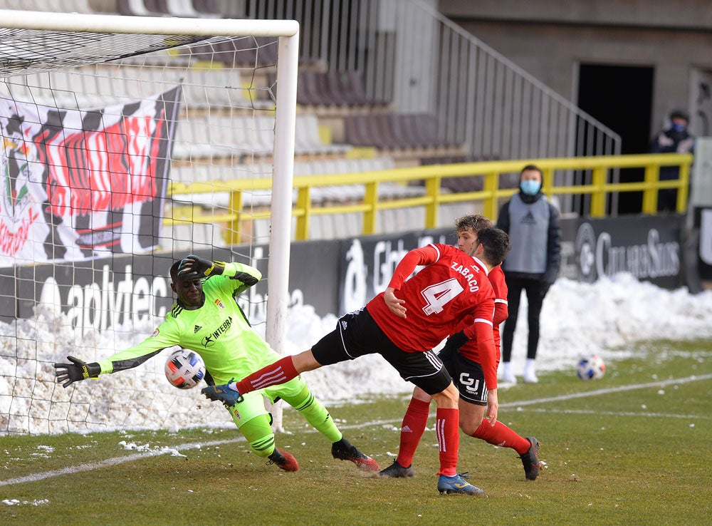 Fotos: El Burgos CF golea al Real Oviedo B