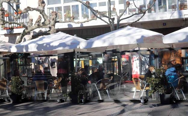 Los hosteleros de Burgos podrán usar las terrazas cubiertas y cerradas hasta finales de 2022