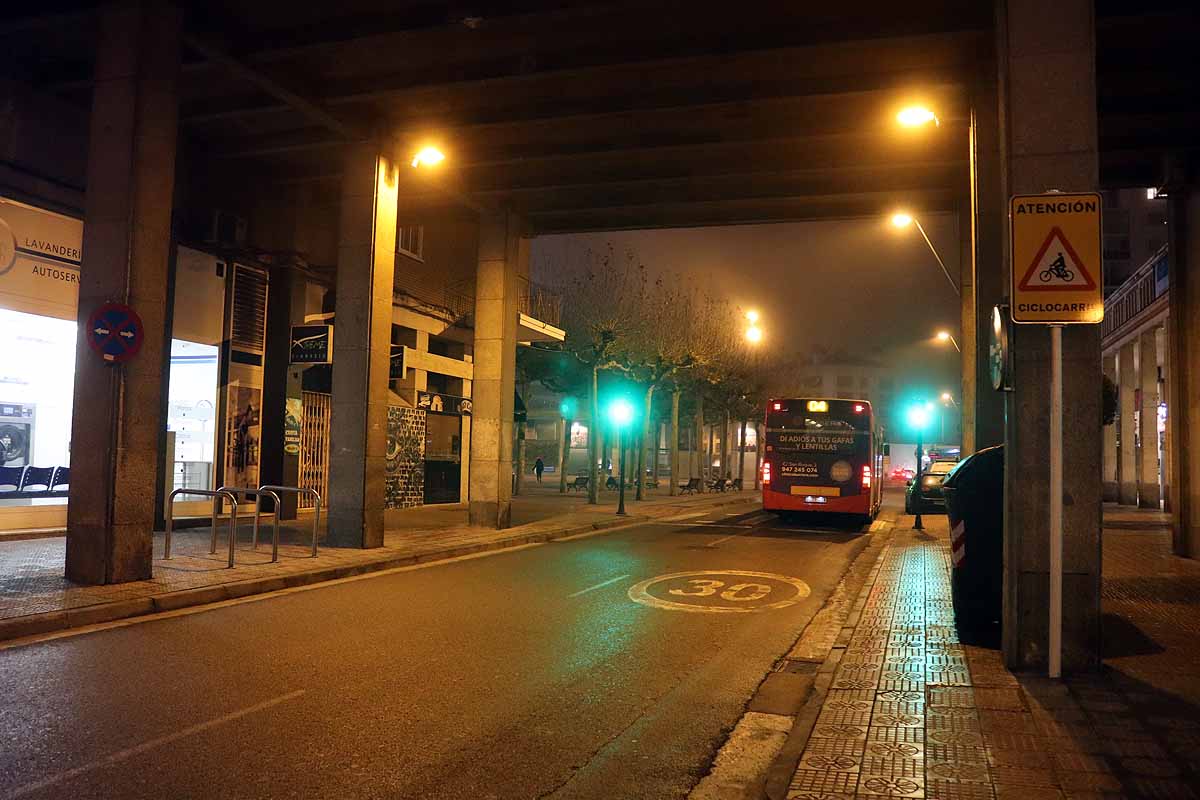 Los burgaleses se recogen a sus hogares a las 20:00 horas mientras la Policía ejercía una labor informativa.