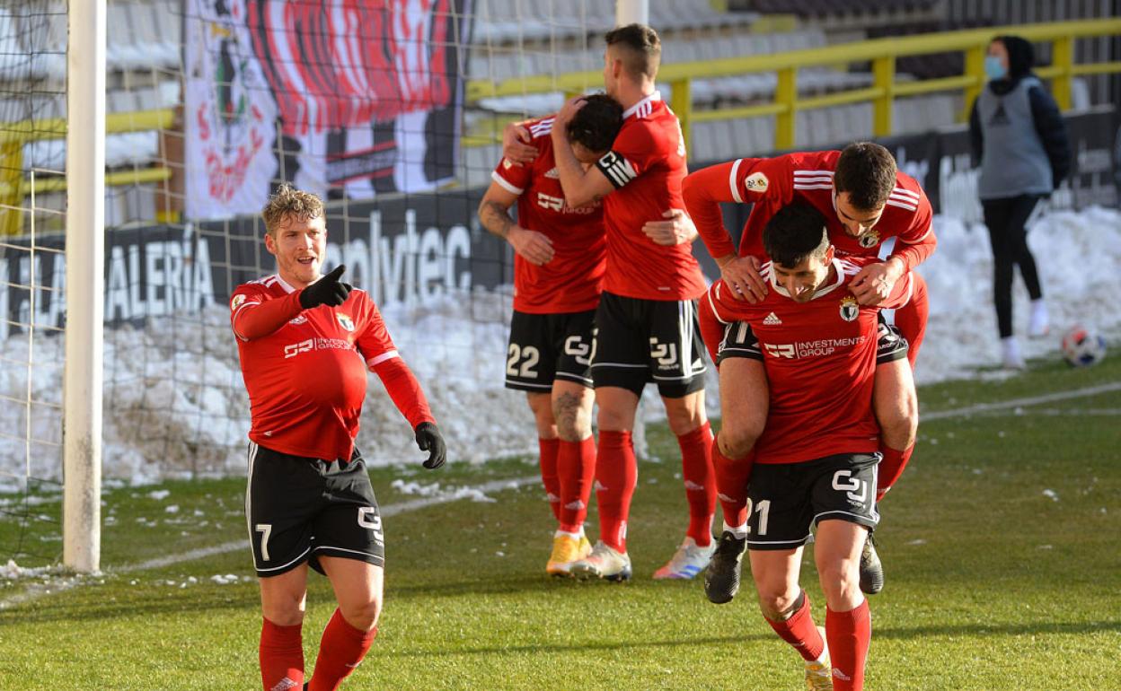 Juanma, celebrando un gol frente al Real Oviedo B. 