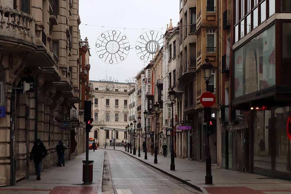 Fotos: Las calles de Burgos notan la ausencia de las fiestas por el patrón San Lesmes