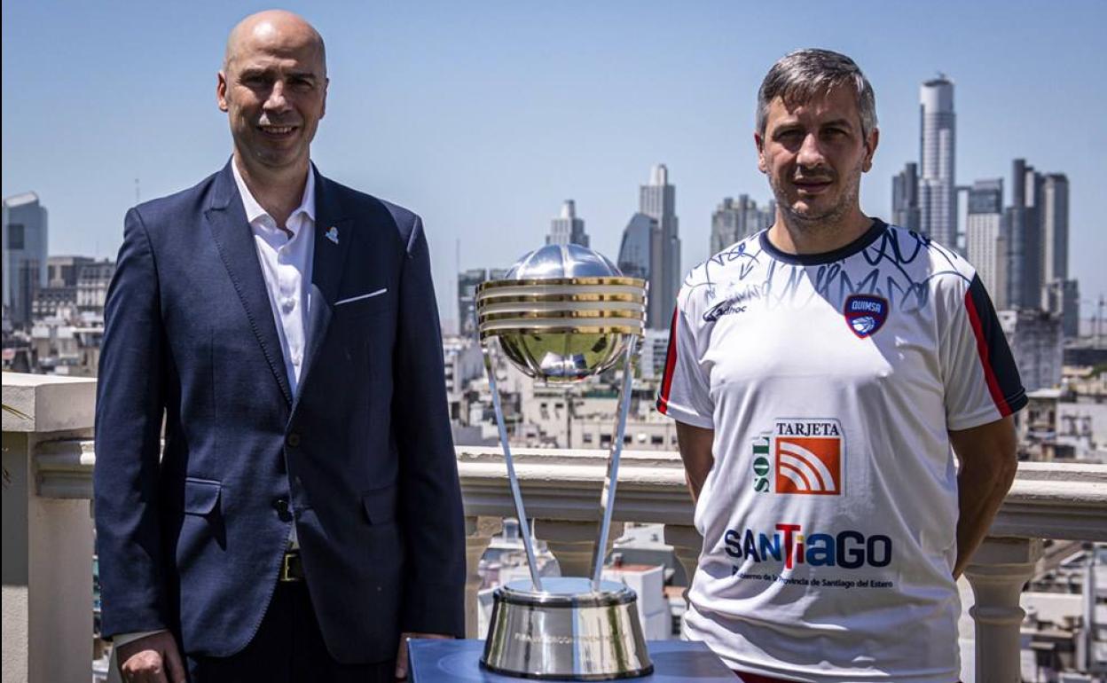 Los entrenadores, antes de la final en Buenos Aires.