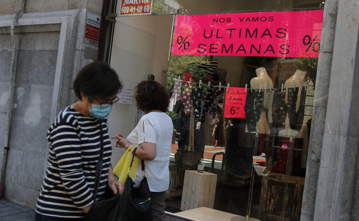 Un comercio a punto de cerrar por la crisis.