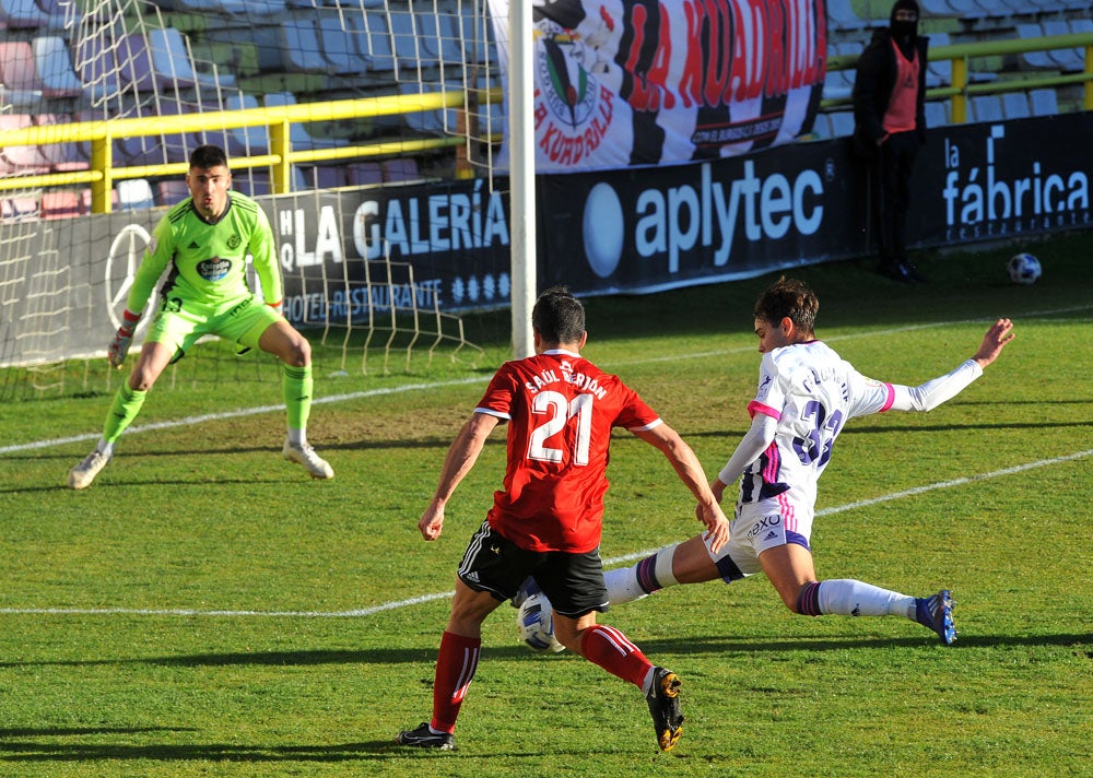 Fotos: El Burgos CF, más líder