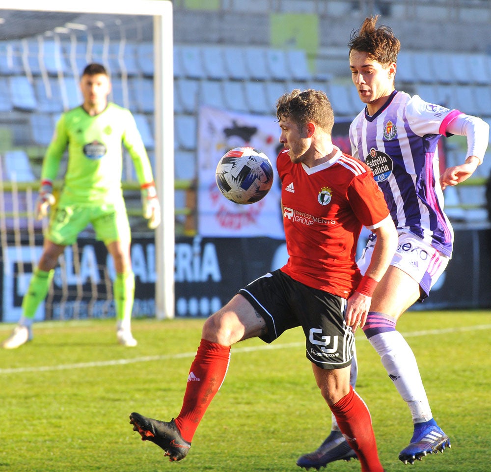 Fotos: El Burgos CF, más líder