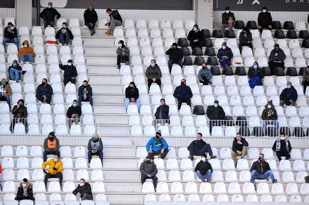 Fotos: El Burgos CF, más líder