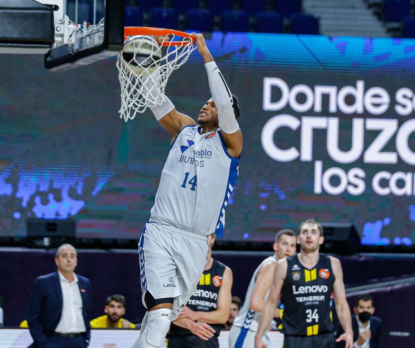 Derrota de los burgaleses ante el Lenovo Tenerife en su primer partido copero.