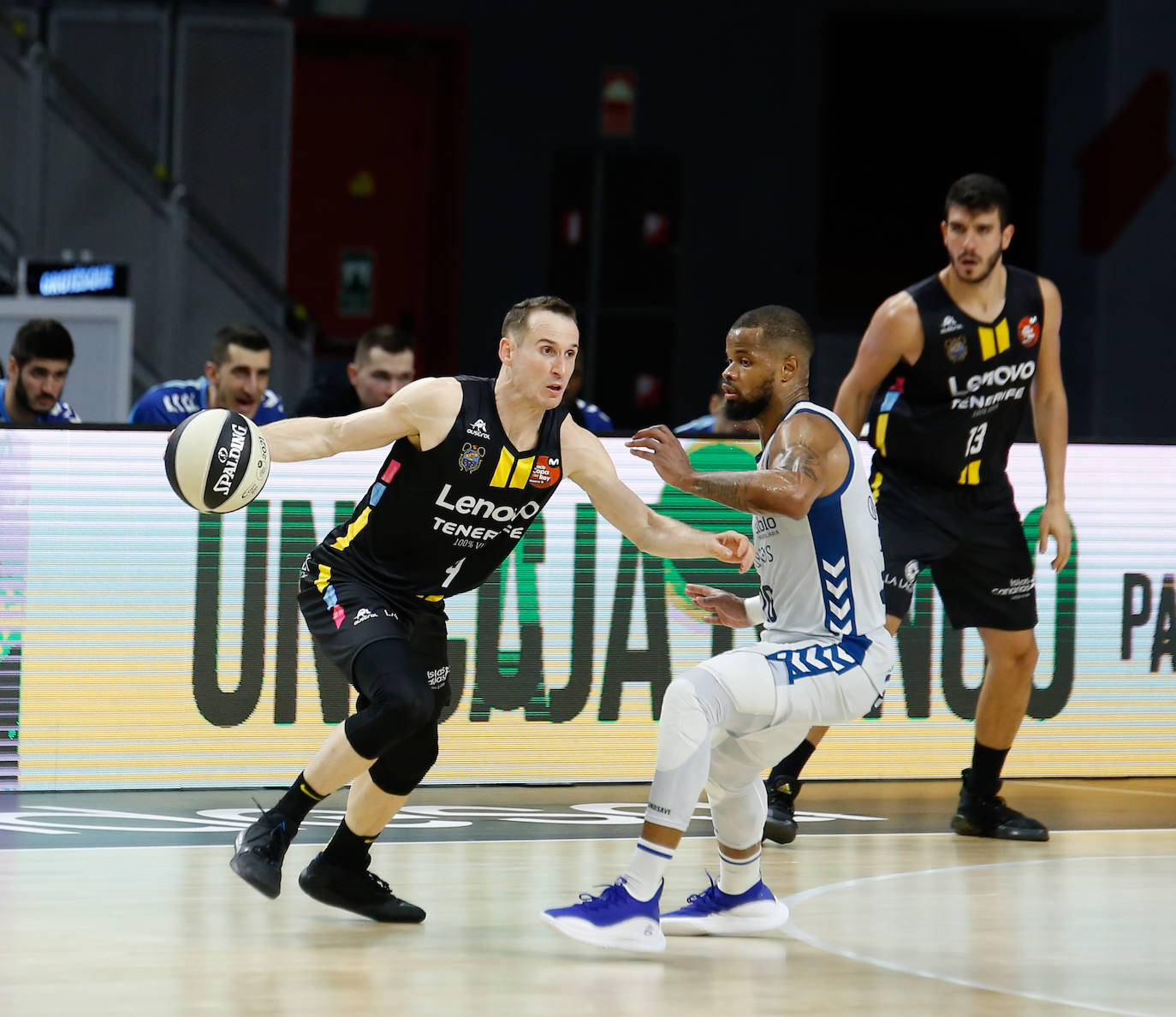 Derrota de los burgaleses ante el Lenovo Tenerife en su primer partido copero.