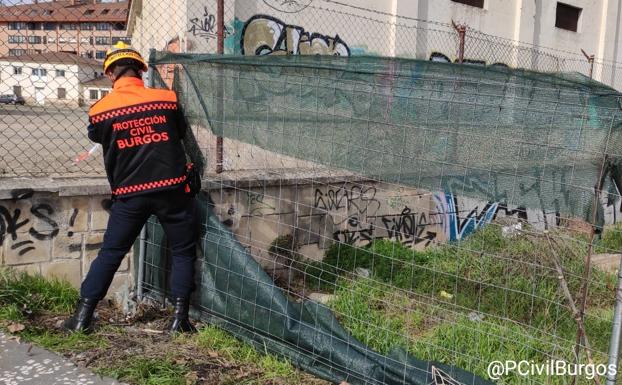 Imagen principal - Burgos registra vientos de 73 km/h que mantienen activos a Bomberos y Protección Civil