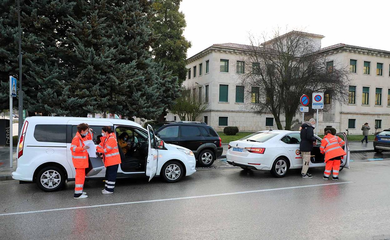 Los equipos covid de vacunación han traído la alegría a las residencias de Burgos.