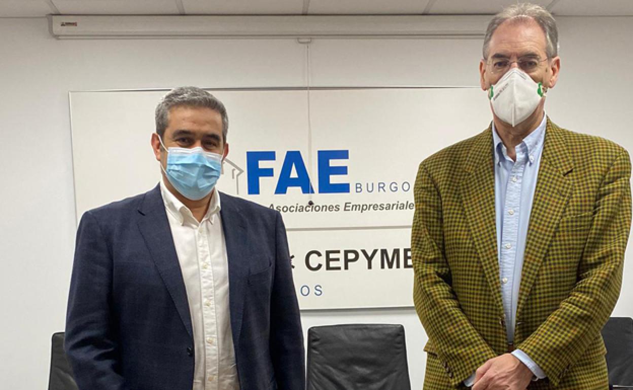 A la izda. el vicepresidente de ASEMAR, Roberto Rojo