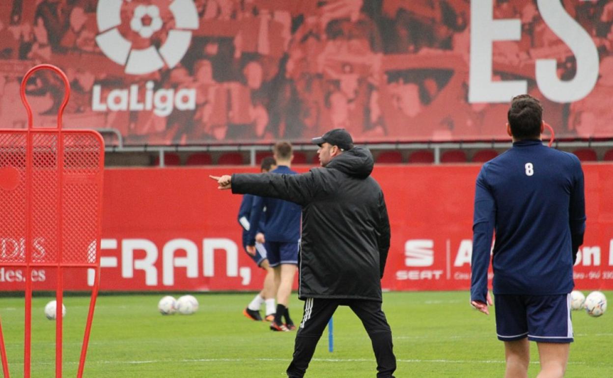 José Alberto López, en el último entrenamiento de su equipo antes de recibir al Málaga.