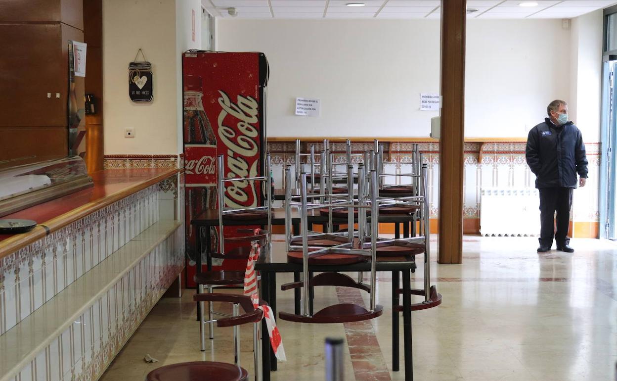 Cafetería de la Facultad de Ciencias, abierta este martes desde noviembre. 