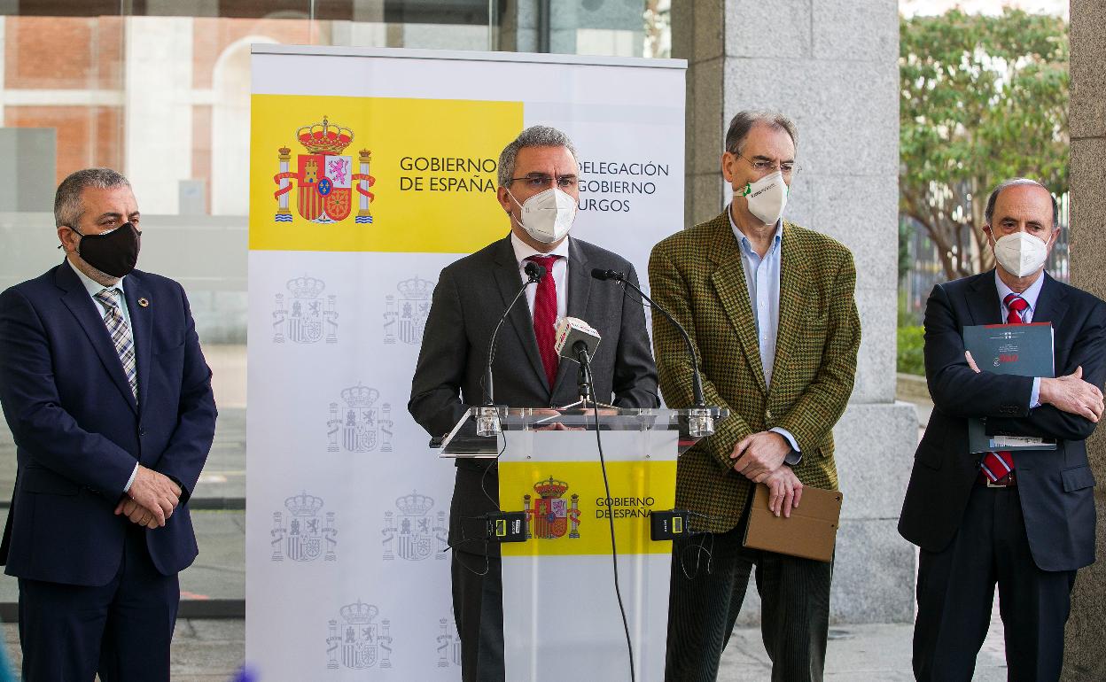 El delegado del Gobierno en Castilla y León, Javier Izquierdo presenta el proyecto. 